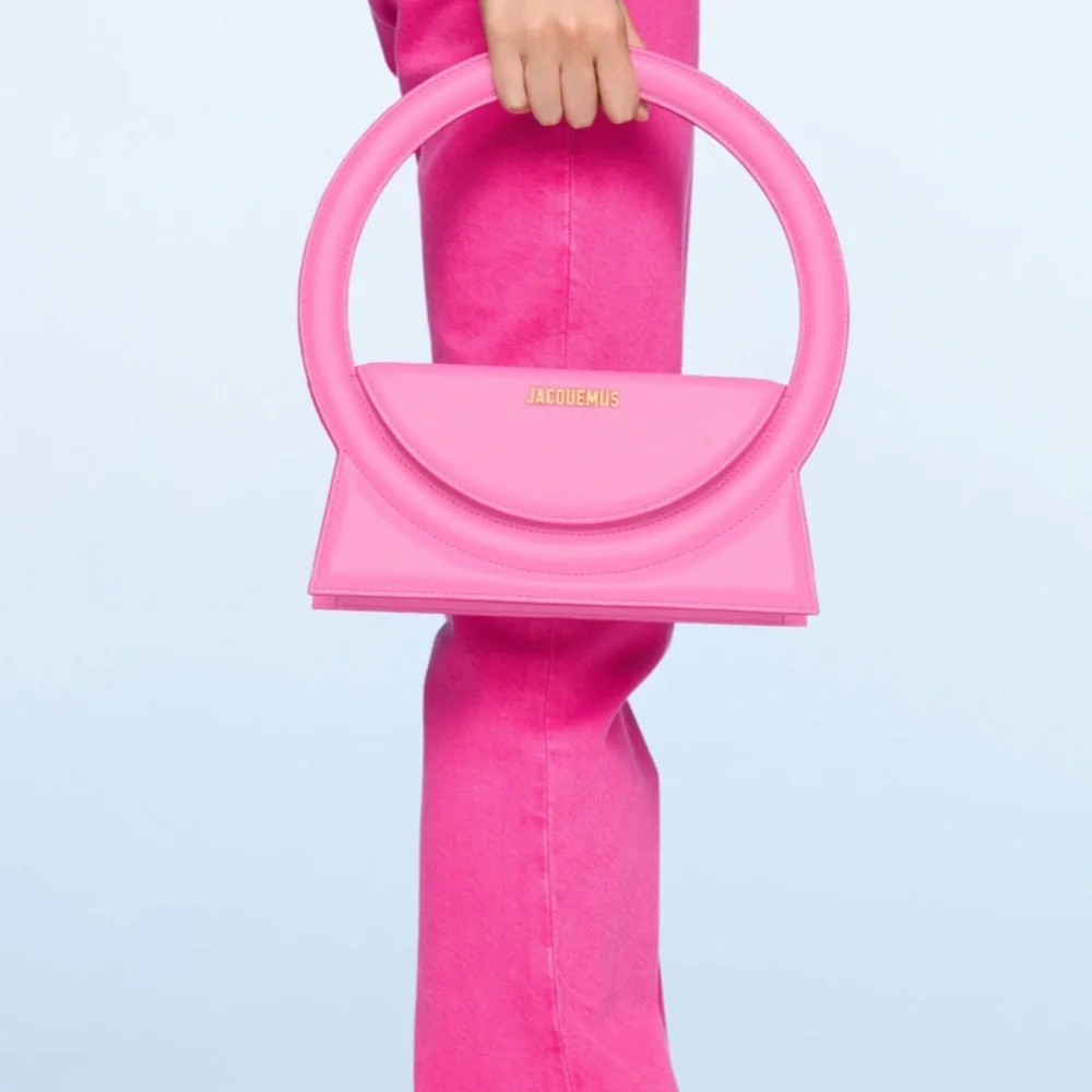 Jacquemes Le Sac Rond bag in pink - Picture 6 of 10